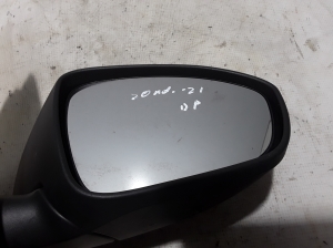  Side mirror and its details 