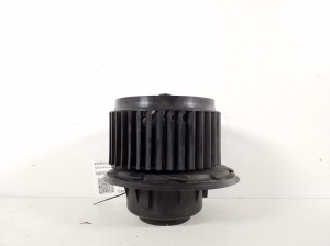 Volkswagen Multivan V (2003–2026) Heizungsgebläsemotor 7A0819021 - 3