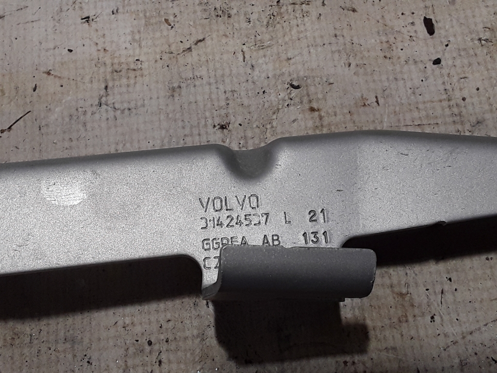 Used VOLVO XC60 Engine cover hinge 31424537