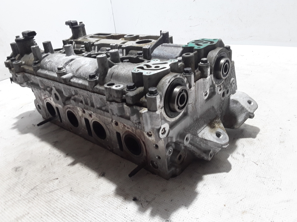 VOLVO V60 2 generation (2018-2023) Culasse de moteur 31401473 21049655