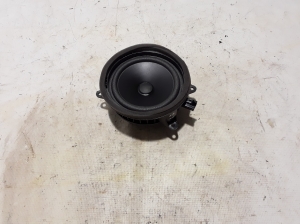  Rear side door speaker 