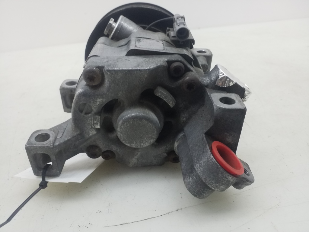 Used TOYOTA Aygo Air conditioner compressor 883100H020