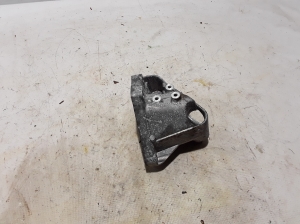   Front axle bracket 