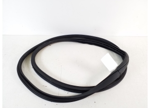 Mercedes Benz C-Class 205 (2014–2021) Esiukse tihenduskumm A2056970051 - 2