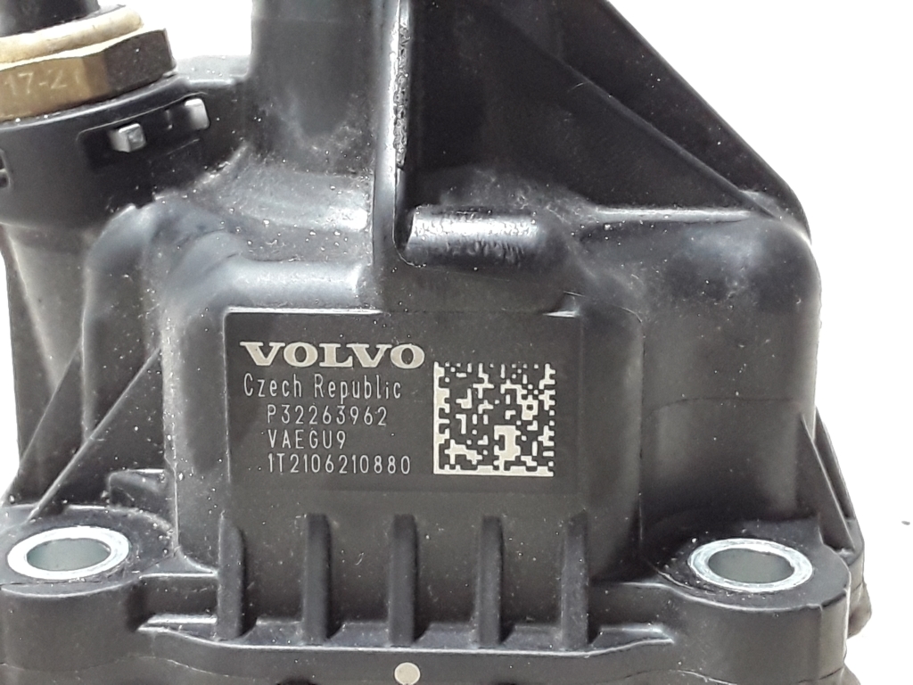 VOLVO XC60 2 generation (2017-2024) Thermostat 32263962 21049402