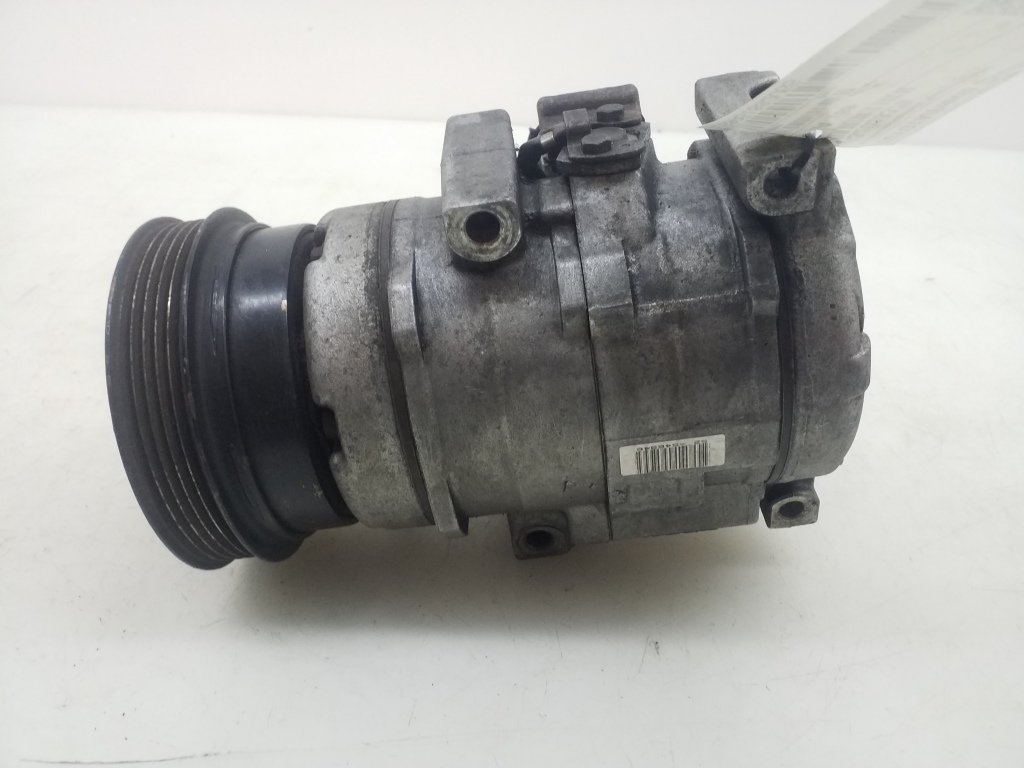 Used TOYOTA Previa Air conditioner compressor 8832028370