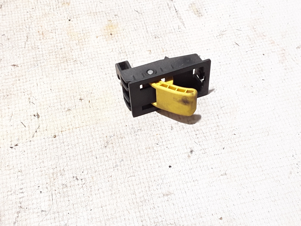 Used VOLVO XC60 Engine hood opening handle on the hood 31457172