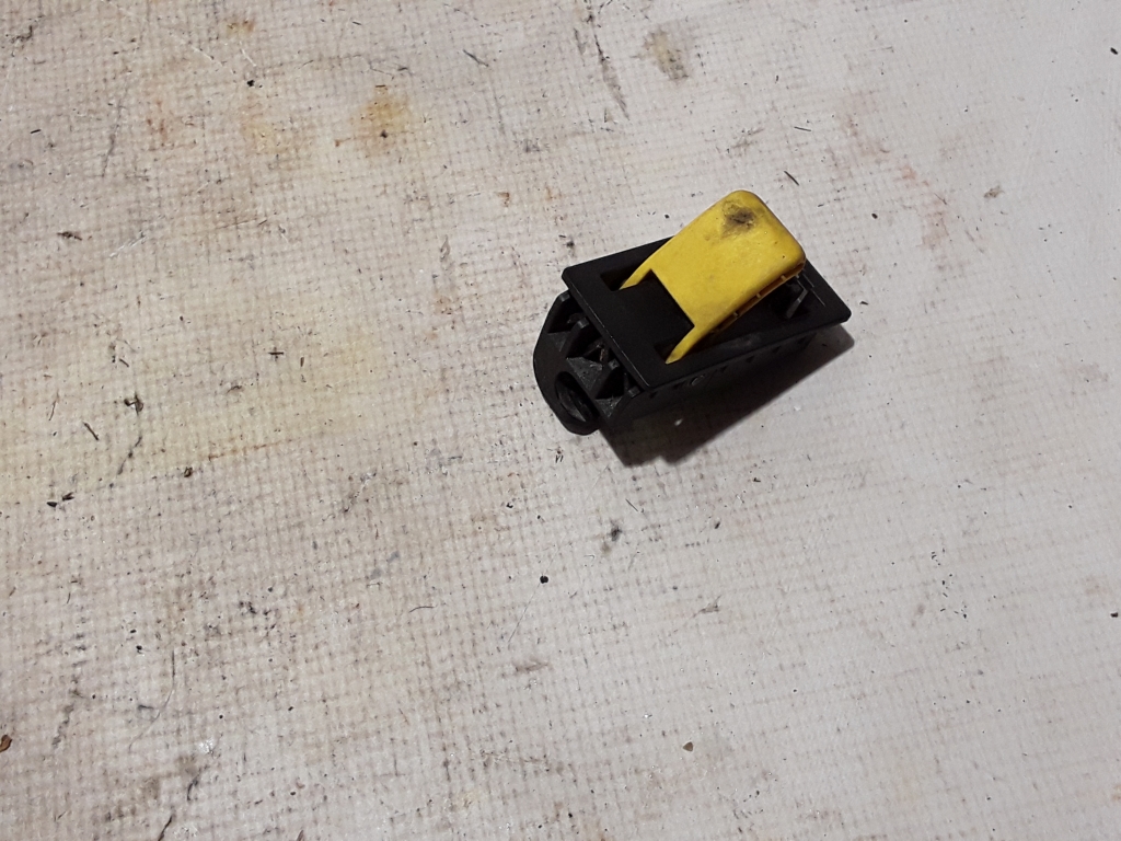 Used VOLVO XC60 Engine hood opening handle on the hood 31457172