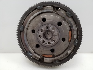  Clutch flywheel 