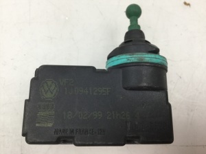 Scheinwerfer Stellmotor - 1J0941295F