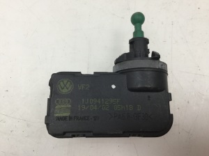 Scheinwerfer Stellmotor - 1J0941295F