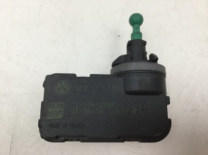 Volkswagen Golf IV (1997–2003) Scheinwerfer Stellmotor 1J0941295F - 2