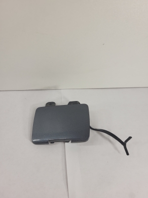 Front bumper tow hook cover - 09178384