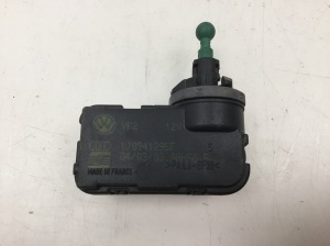 Volkswagen Golf IV (1997–2003) Scheinwerfer Stellmotor 1J0941295F - 2
