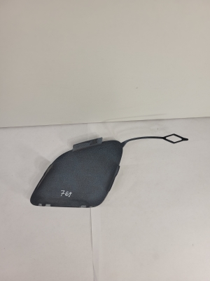 Mercedes Benz CLA-Class W117 (2013–2019) Abdeckung für die Abschleppöse an der Frontstoßstange A1178851300 - 2