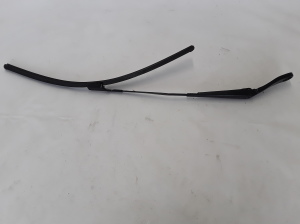  Windshield wiper blade 