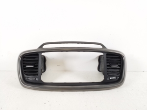 Dashboard air vent grilles - 84740-C5100