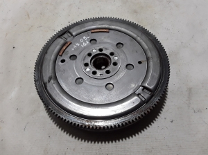  Clutch flywheel 