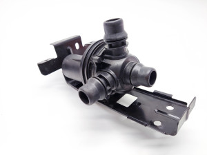 Jaguar l-Pace (2018–2026) Auxiliary water pump 9JD3-8D108-AC - 2