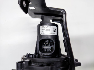 Jaguar l-Pace (2018–2026) Auxiliary water pump 9JD3-8D108-AC - 3