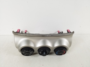TOYOTA Urban Cruiser (2009–2017) Heater control panel - 3