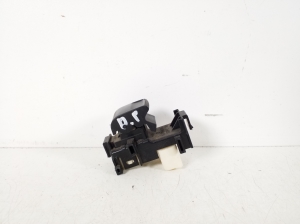 TOYOTA Urban Cruiser (2009–2017) Front door glass switch 84810-52030 - 3