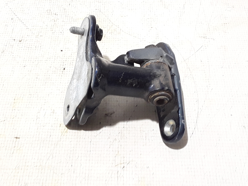 Used Mercedes Benz GLA-Class Front door lower hinge A2467200337