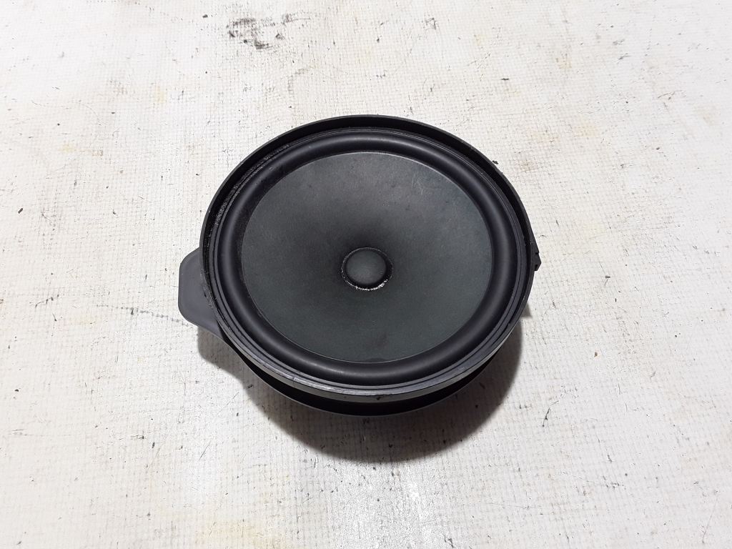 MERCEDES-BENZ GLA-Class X156 (2013-2020) Subwoofer A2468200100 21051329