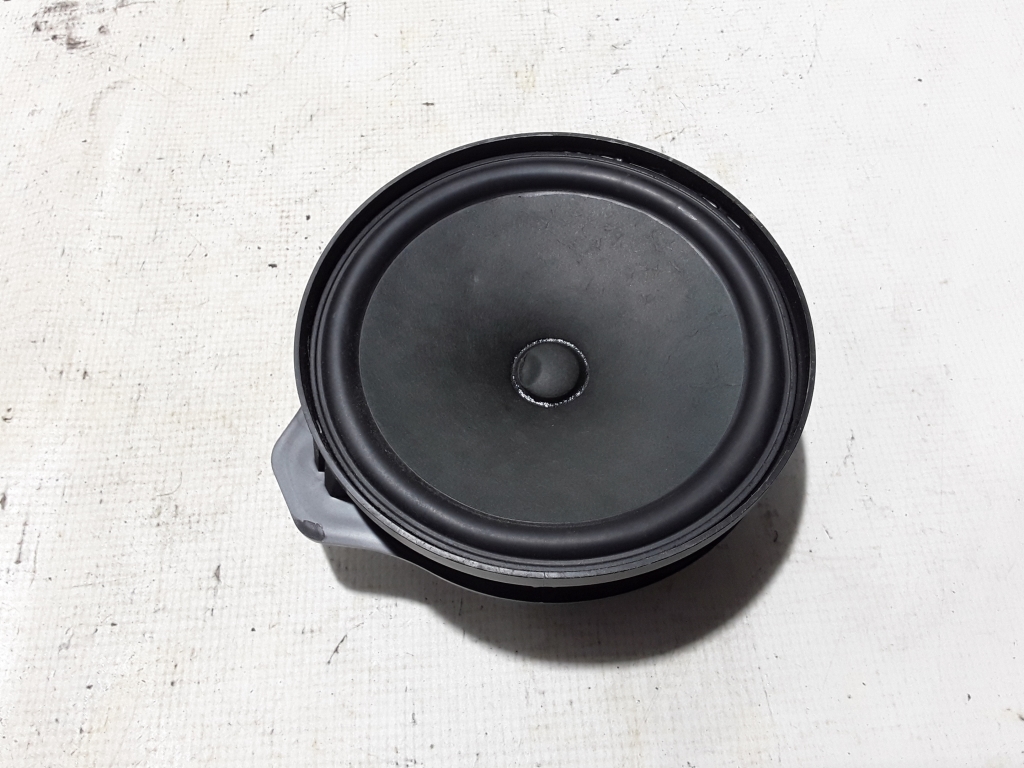 MERCEDES-BENZ GLA-Class X156 (2013-2020) Subwoofer A2468200100 21051325