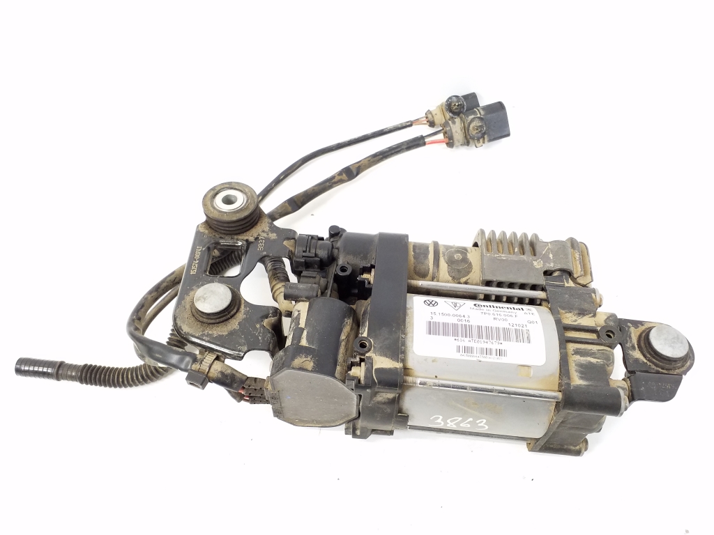 Used Porsche Cayenne Air compressor chassis 7P0616006F