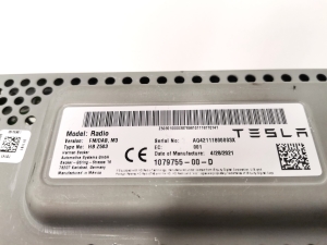 Tesla Model 3 3 (2016–2024) Juhtplokk 1079755-00-D - 2