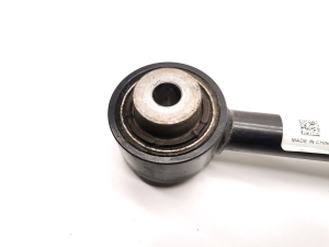 Tesla Model Y Y (2020–2026) Tagumine õõtshoob 1044441-00-F - 3