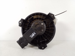 TOYOTA Urban Cruiser (2009–2017) Heater blower motor 87103-52140 - 2