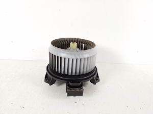 TOYOTA Urban Cruiser (2009–2017) Heater blower motor 87103-52140 - 3