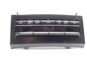  Interior shoulder control panel 