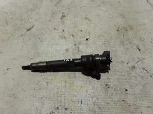  Fuel injector 