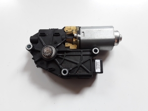 Citroen DS5 (2011–2019) Sunroof motor 2224653D - 3