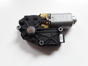 Citroen DS5 (2011–2019) Sunroof motor 2224653D - 3