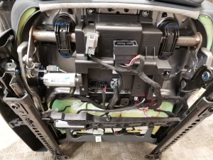 Polestar 2 II (2021–2026) Vordersitz und seine Teile - 3