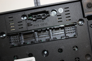  Interior shoulder control panel 