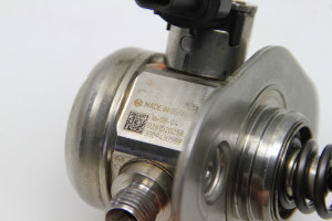 BMW 2 SERIES F22 (2014–2026) Kraftstoffpumpe 7642466 - 2