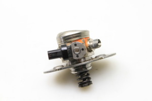 BMW 2 SERIES F22 (2014–2026) Kraftstoffpumpe 7642466 - 4