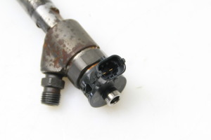  Fuel injector 