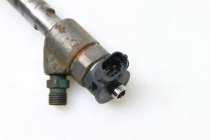  Fuel injector 