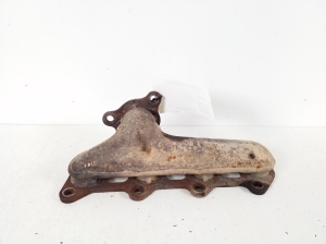  Exhaust manifold 