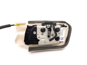 Tesla Model 3 3 (2016–2024) Rear side door lock 1068986-00-J - 5