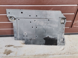 LEXUS CT 200h ZWA10 (2010–2017) Unterbodenschutz 5816876010 - 3