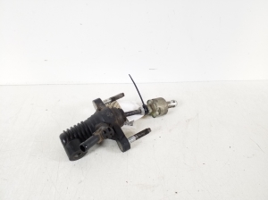 TOYOTA Urban Cruiser (2009–2017) Clutch master cylinder 31420-52070 - 2