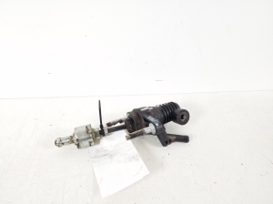   Clutch master cylinder  - 31420-52070 