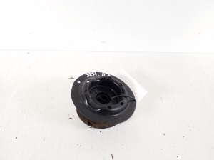 TOYOTA Urban Cruiser (2009–2017) Front strut mount with bearing 48609-52100 - 2